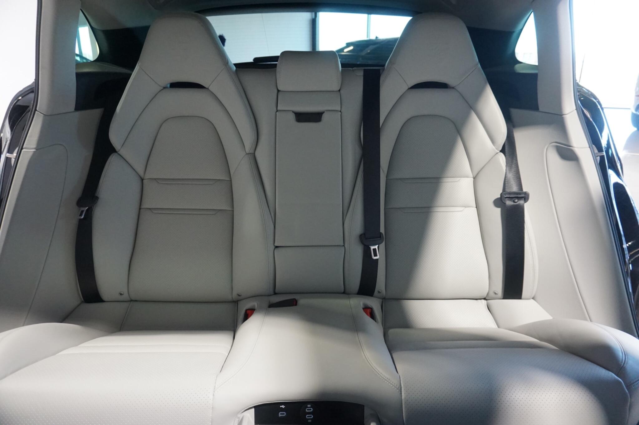 Porsche Panamera 2.9 V6 E-Hybrid 17.9kWh 4 Platinum Edition Sport Turismo 5dr Petrol Plug-in Hybrid PDK 4WD Euro 6 (s/s) (462 ps)